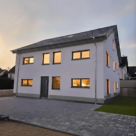 Im Neubau * Ringen